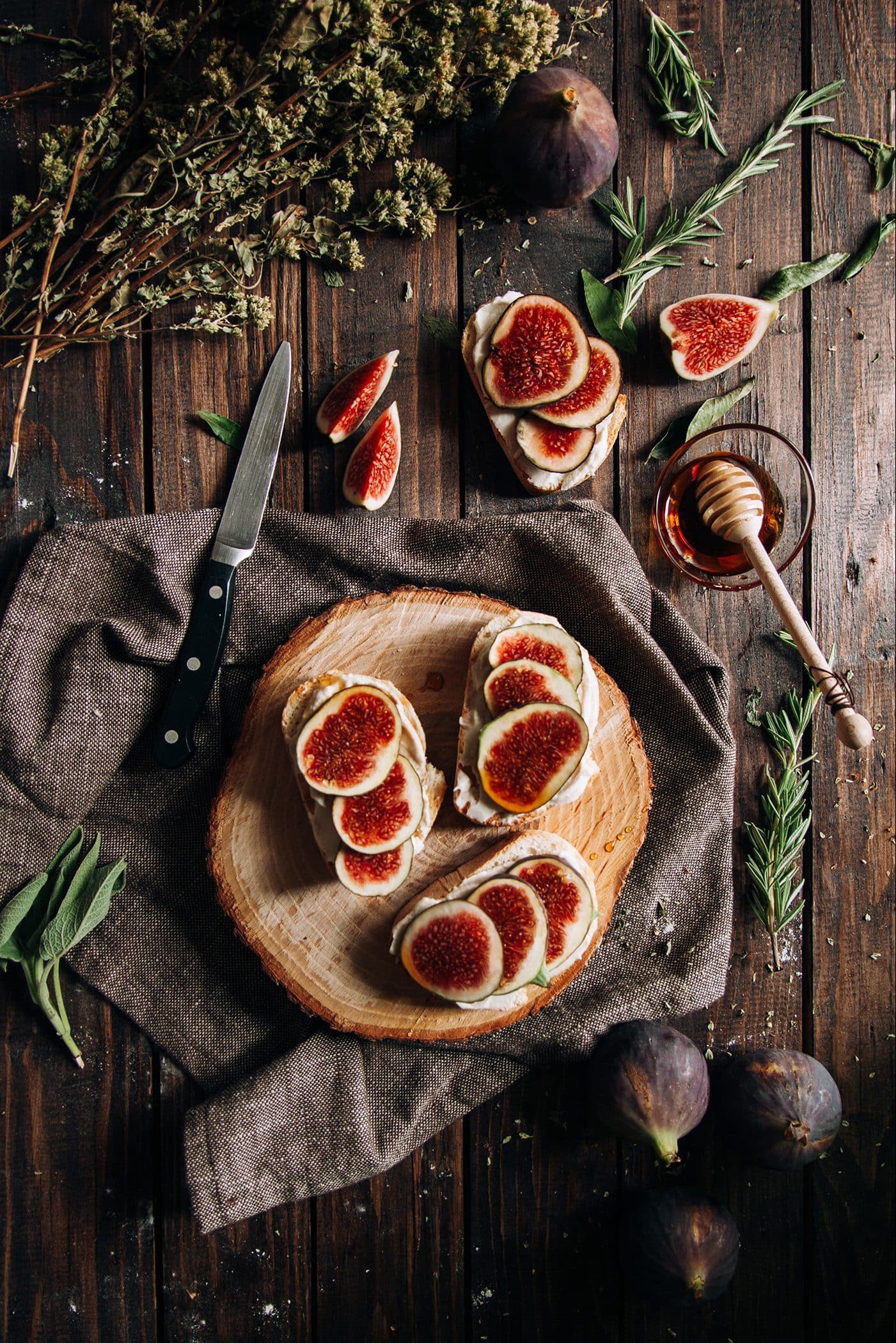 Crostini With Cheese And Figs